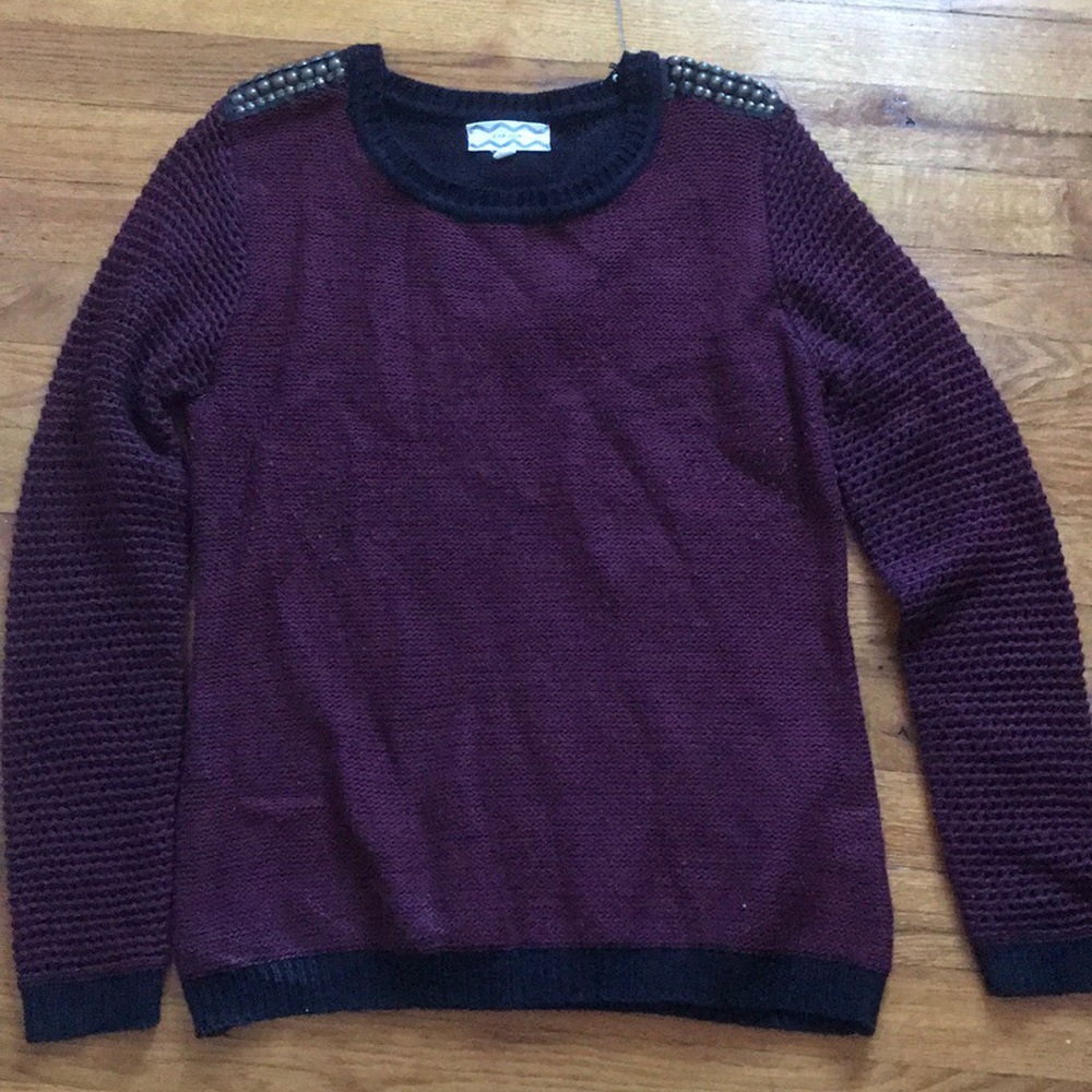 Maroon Sweater with Sheet Sleeves